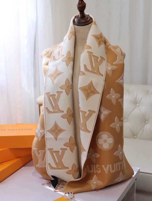 Louis Vuitton Scarf LVC00490